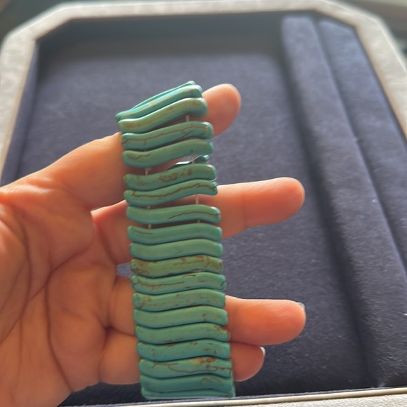 NWT Madame Butterfly Hand made Elasticated Bracelet in real Turquoise stones! - Picture 8 of 13